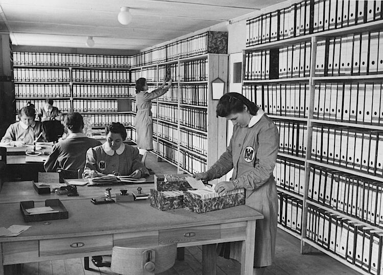 Dienststelle zur Registrierung der Gefallenen und Kriegsgefangenen beim Präsidium des DRK in Potsdam-Babelsberg, das sog. Amt S (DRK)