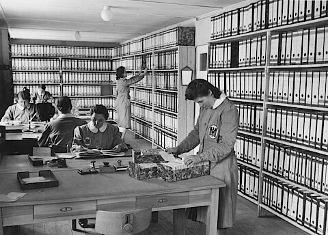 Dienststelle zur Registrierung der Gefallenen und Kriegsgefangenen beim Präsidium des DRK in Potsdam-Babelsberg, das sog. Amt S (DRK)