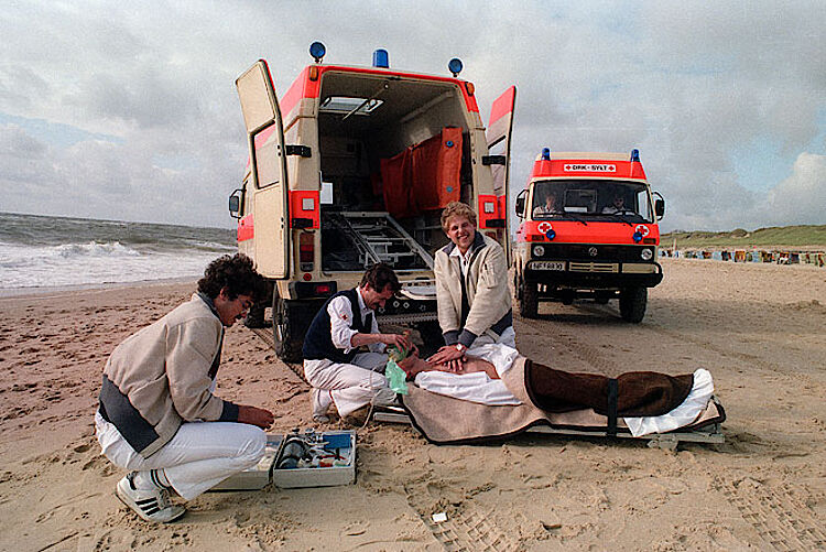 Ein Einsatz der Wasserwacht am Strand von Sylt