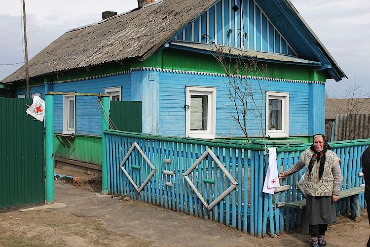 Das Rote Kreuz macht Station in dem Dorf Brusk in Weißrussland 