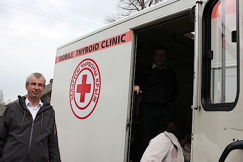 Eine mobile Schilddrüsenambulanz des Weissrussischen Roten Kreuzes unterwegs in der Region Mogilew. Hier werden kostenlose Schilddrüsen- und Brustscreenings vorgenommen